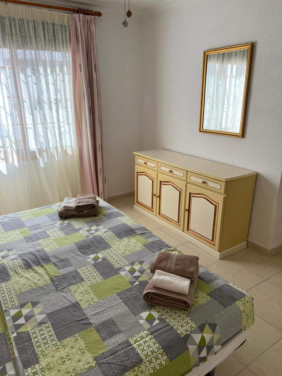 One Bedroom Apartament Tenerife Лос Кристианос Екстериор снимка